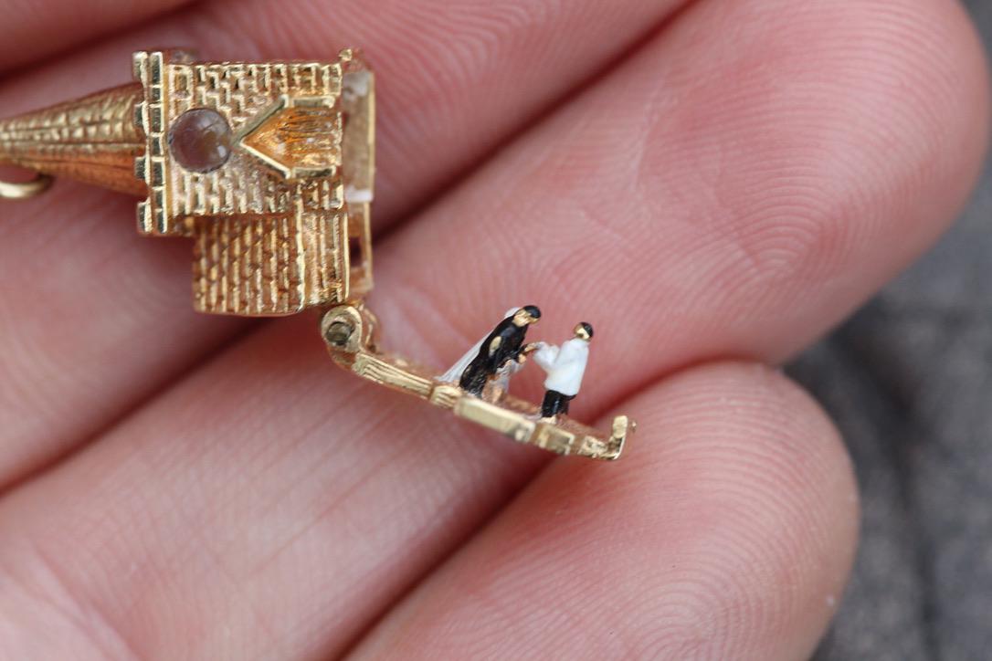 Vintage-9ct-Gold-Opening-Church-Marriage-Vows-Charm-Pendant