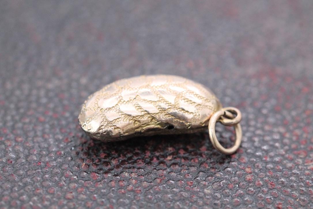 Antique 9ct Gold Chased Lucky Bean Charm