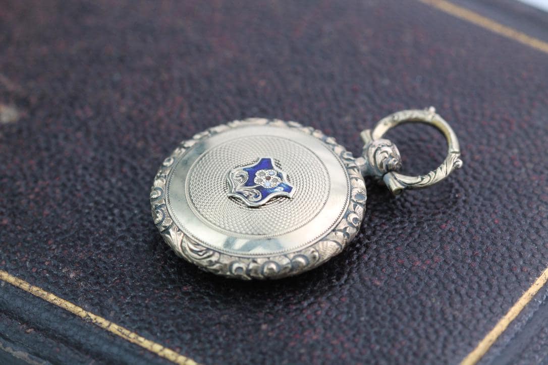 Antique-15ct-Gold-Forget-Me-Not-Enamel-Locket-Pendant