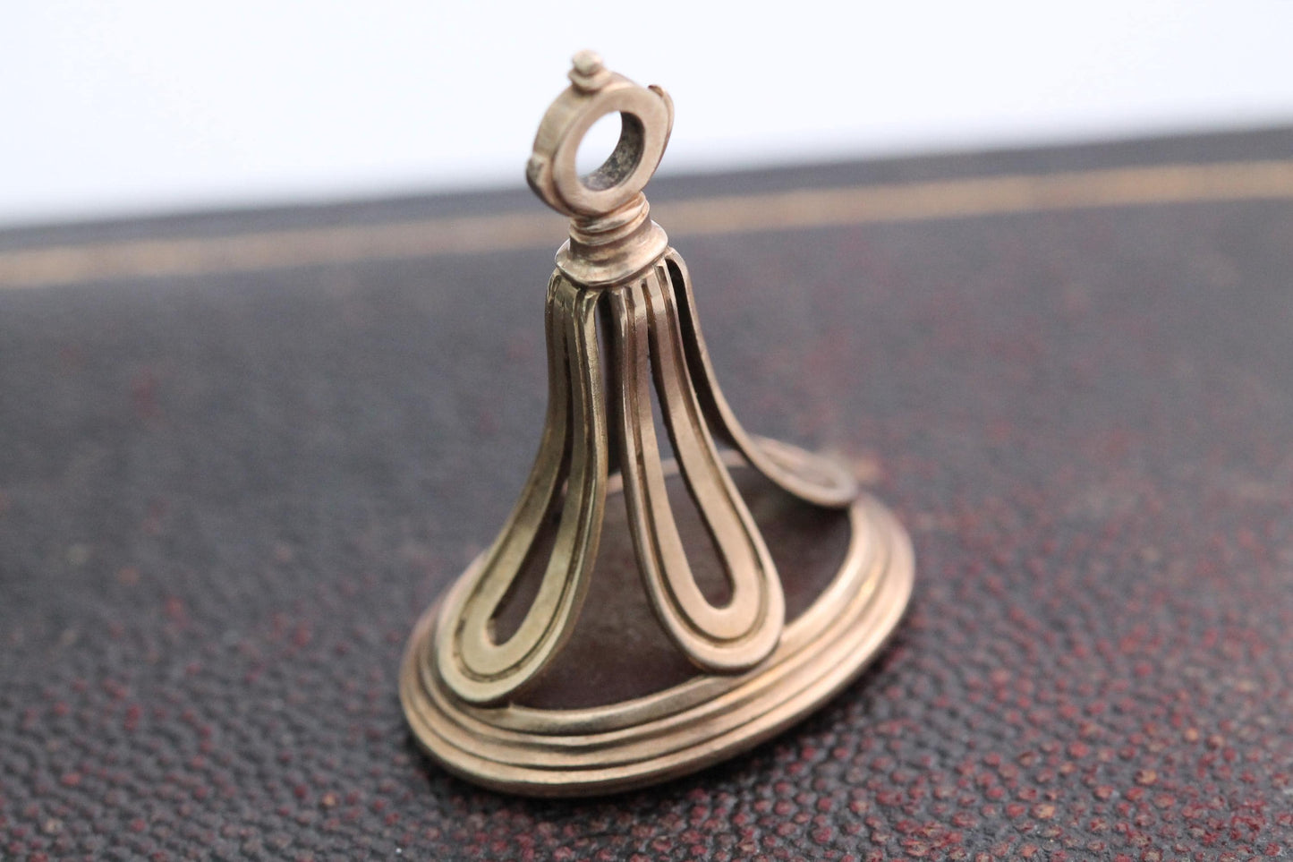 Antique-9ct-Gold-Carnelian-Intaglio-Portrait-Seal-Pendant