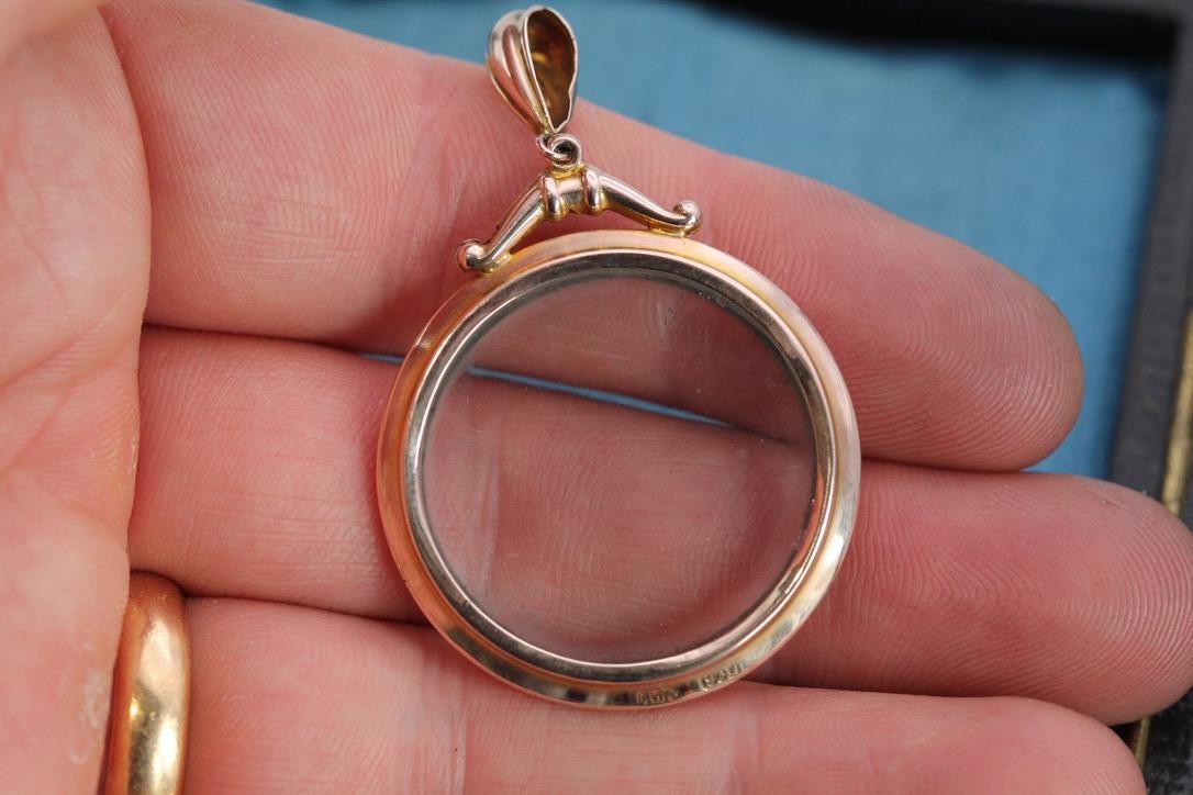 Antique-9ct-Gold-Glass-Locket-Pendant