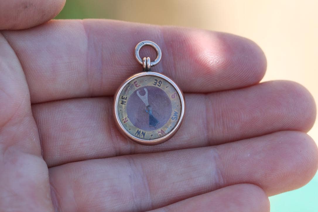 Antique-9ct-Gold-Compass-Pendant,-1897