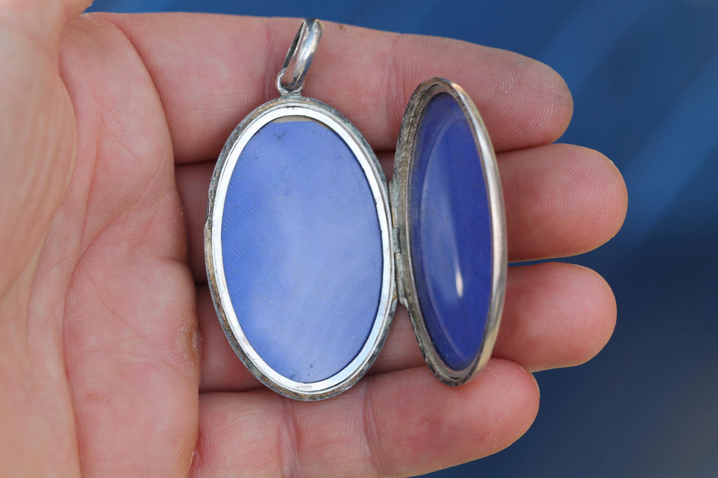 Antique-Sterling-Silver-Locket-|-Rose-Chasing-|-Birmingham-1881