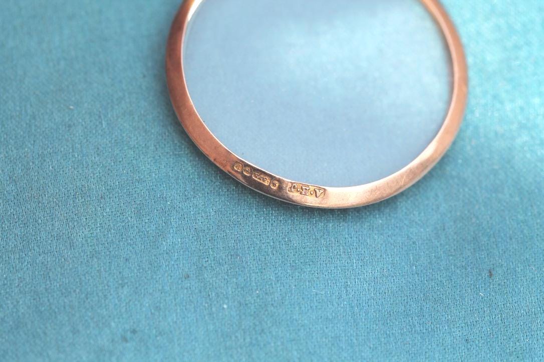 Antique-9ct-Gold-Screw-Top-Glass-Locket-|-Keepsake-Photo-Locket-|-1914
