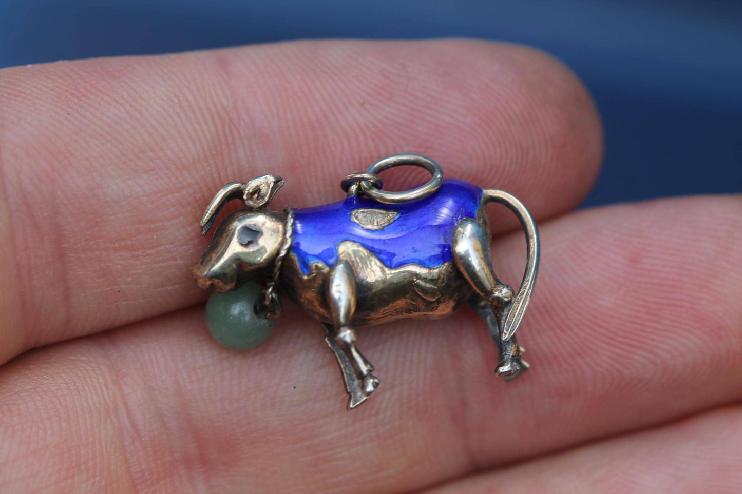 Vintage-Sterling-Silver-Enamel-Cow-Charm-|-Mid-Century-Farm-Animal-Pendant-|-Blue-Enamel-&-Jade-Charm