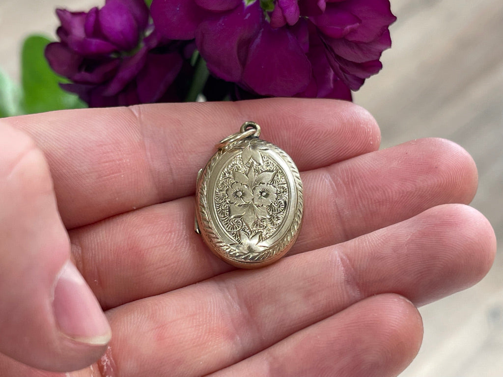 antique-victorian-9ct-gold-locket-c-1880