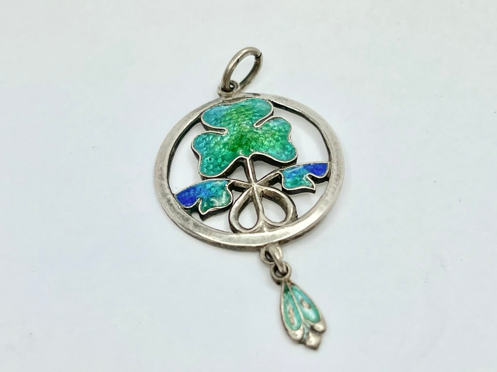 edwardian-silver-and-enamel-clover-pendant
