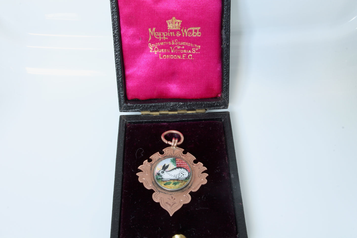 antique-gold-enamel-rabbit-pendant