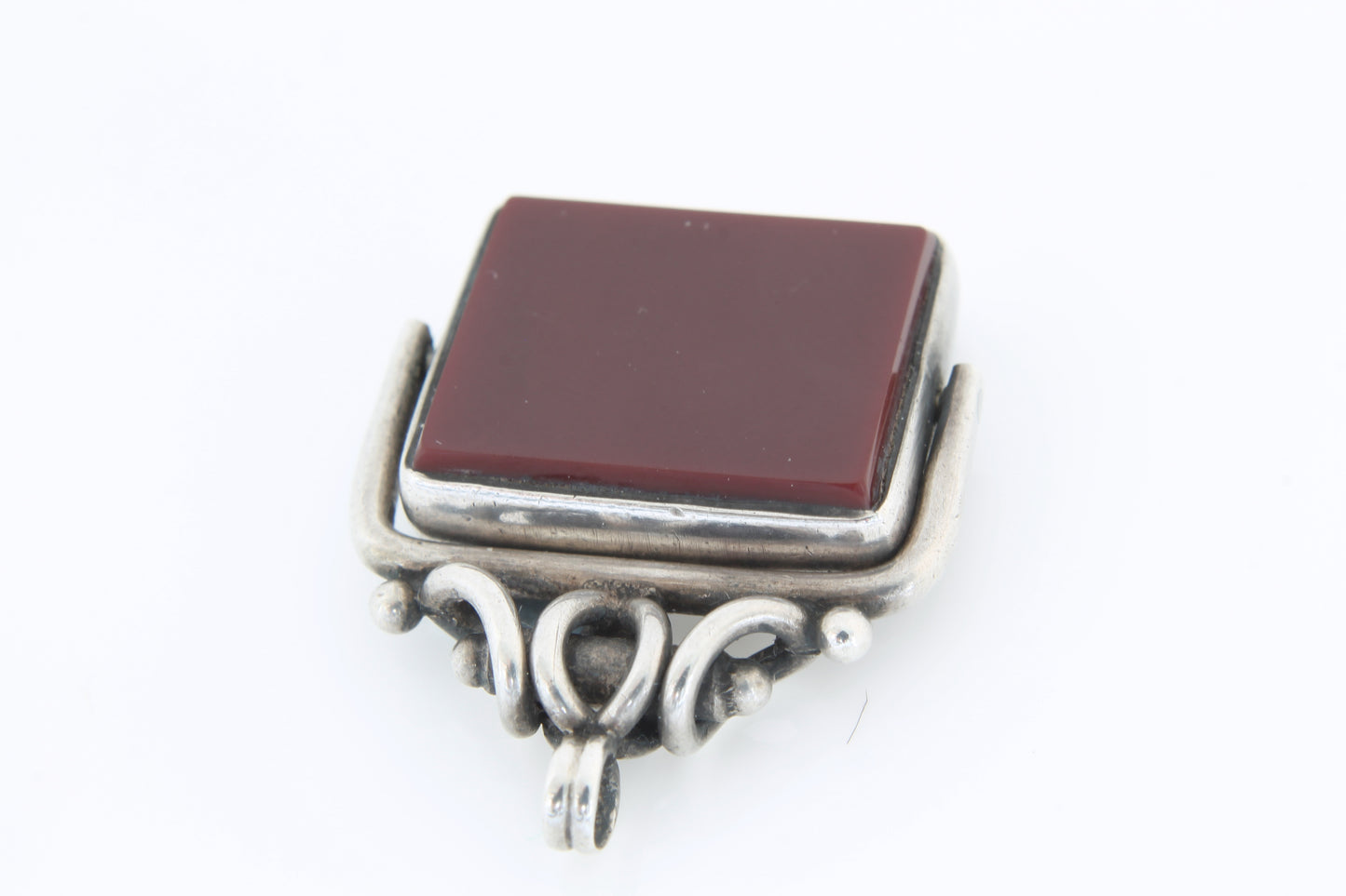 silver-bloodstone-fob