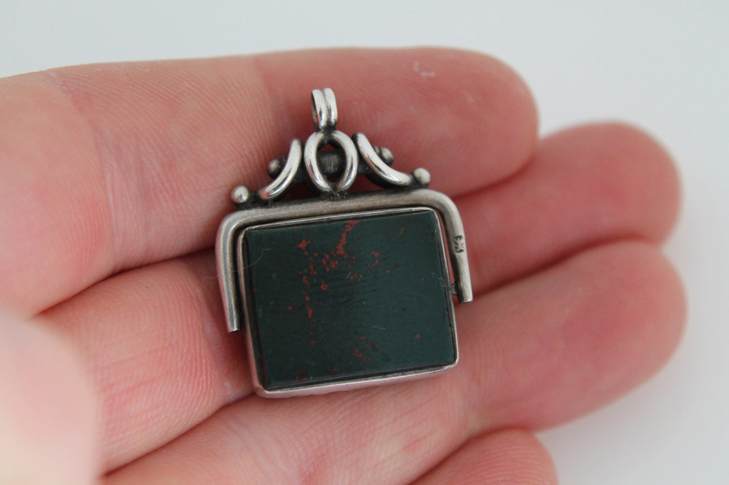 silver-bloodstone-fob