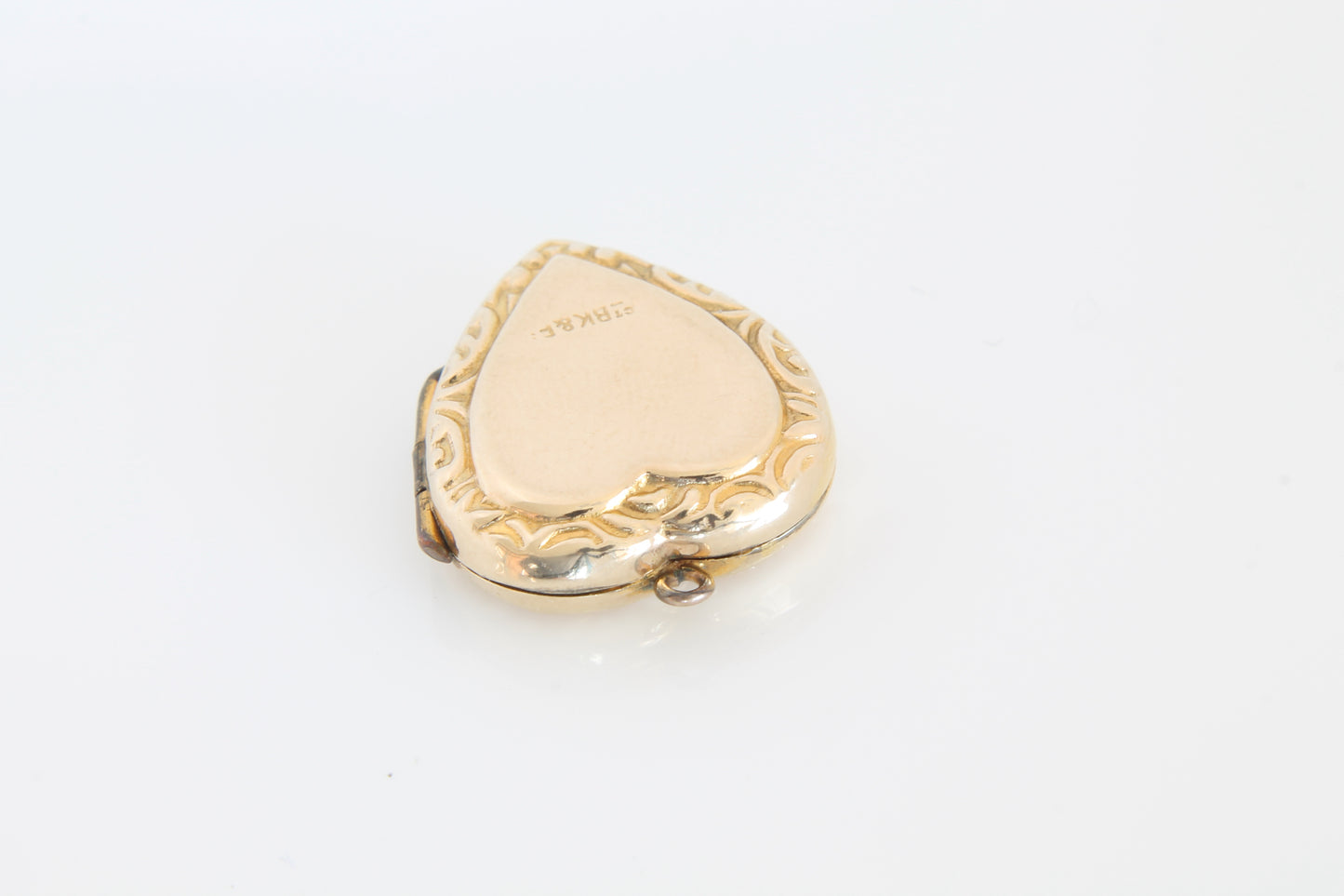 9ct-gold-back-front-heart-locket
