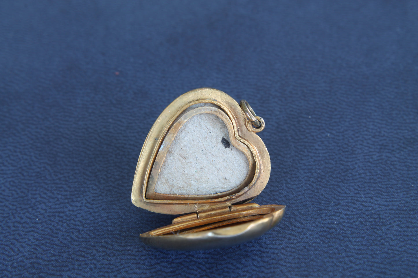 9ct-gold-back-front-heart-locket