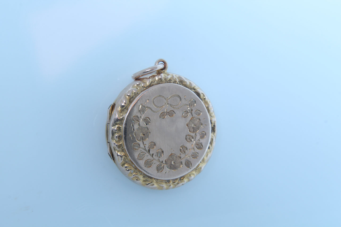 edwardian-9ct-gold-decorative-bird-locket