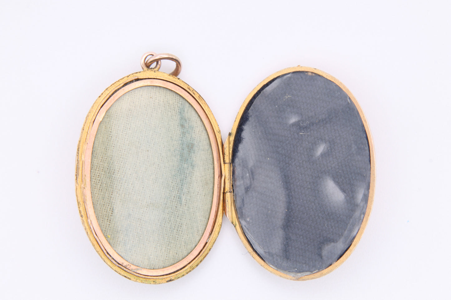 edwardian-9ct-gold-decorative-oval-swallow-locket