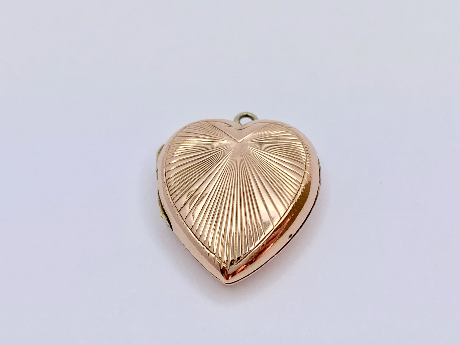 9ct-antique-art-deco-heart-locket