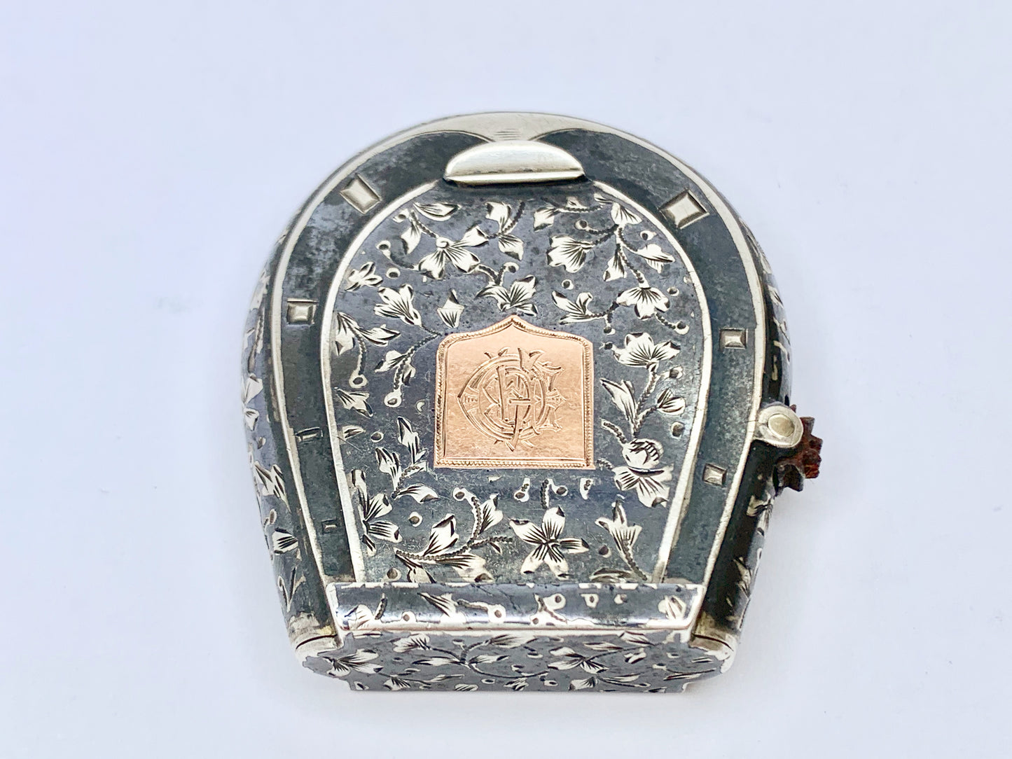 rare-antique-gold-niello-horseshoe-vesta-case
