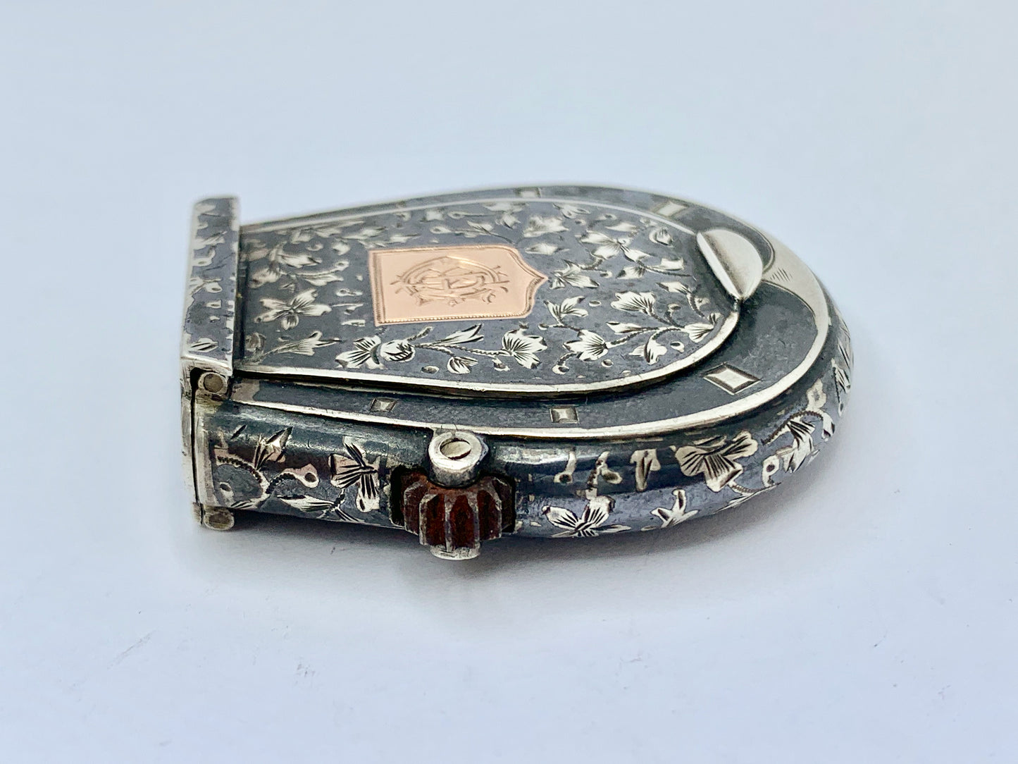 rare-antique-gold-niello-horseshoe-vesta-case
