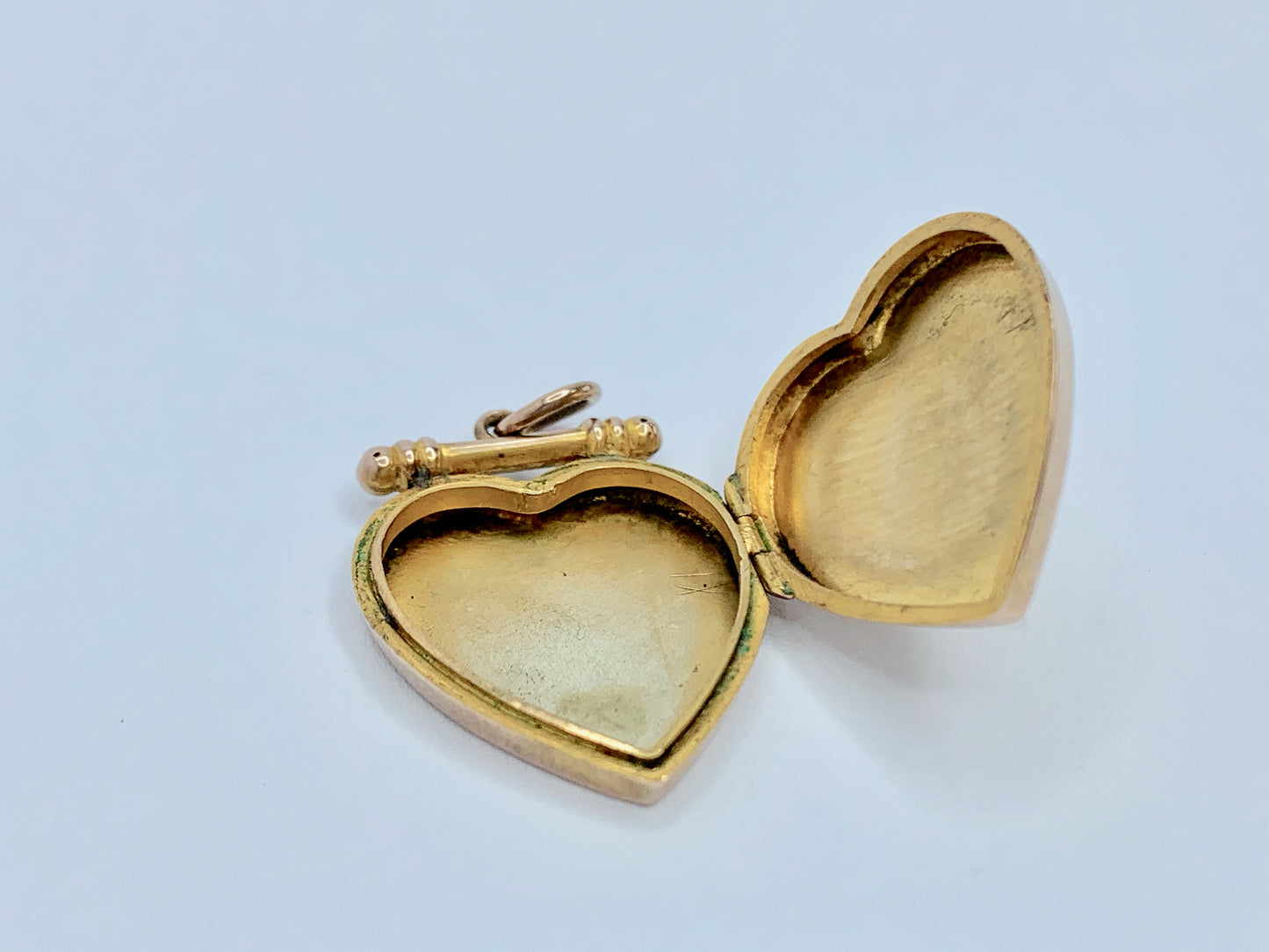 edwardian-9ct-gold-heart-locket
