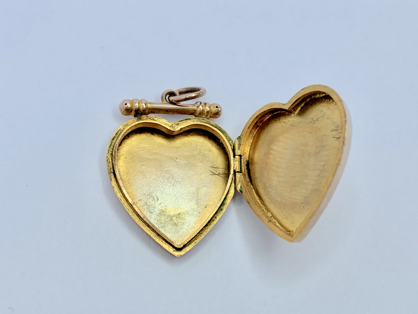 edwardian-9ct-gold-heart-locket