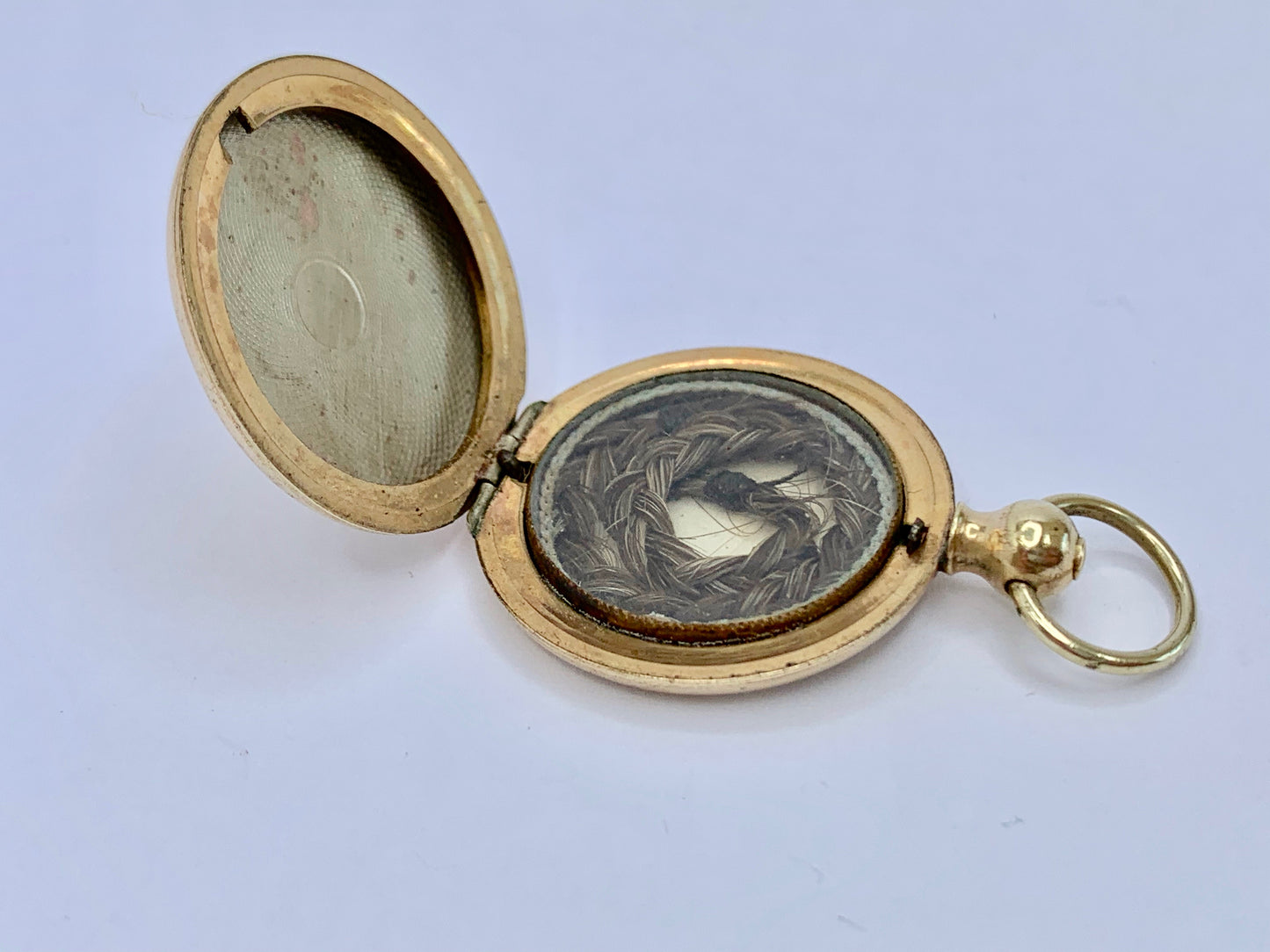 victorian-9ct-gold-memorial-locket