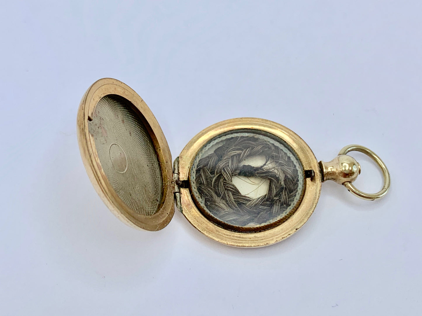 victorian-9ct-gold-memorial-locket