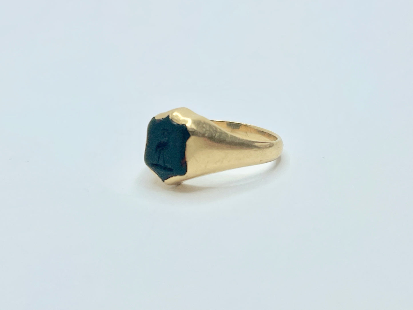 antique-18ct-gold-bloodstone-signet-ring