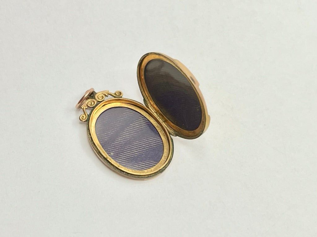 edwardian-9ct-gold-locket