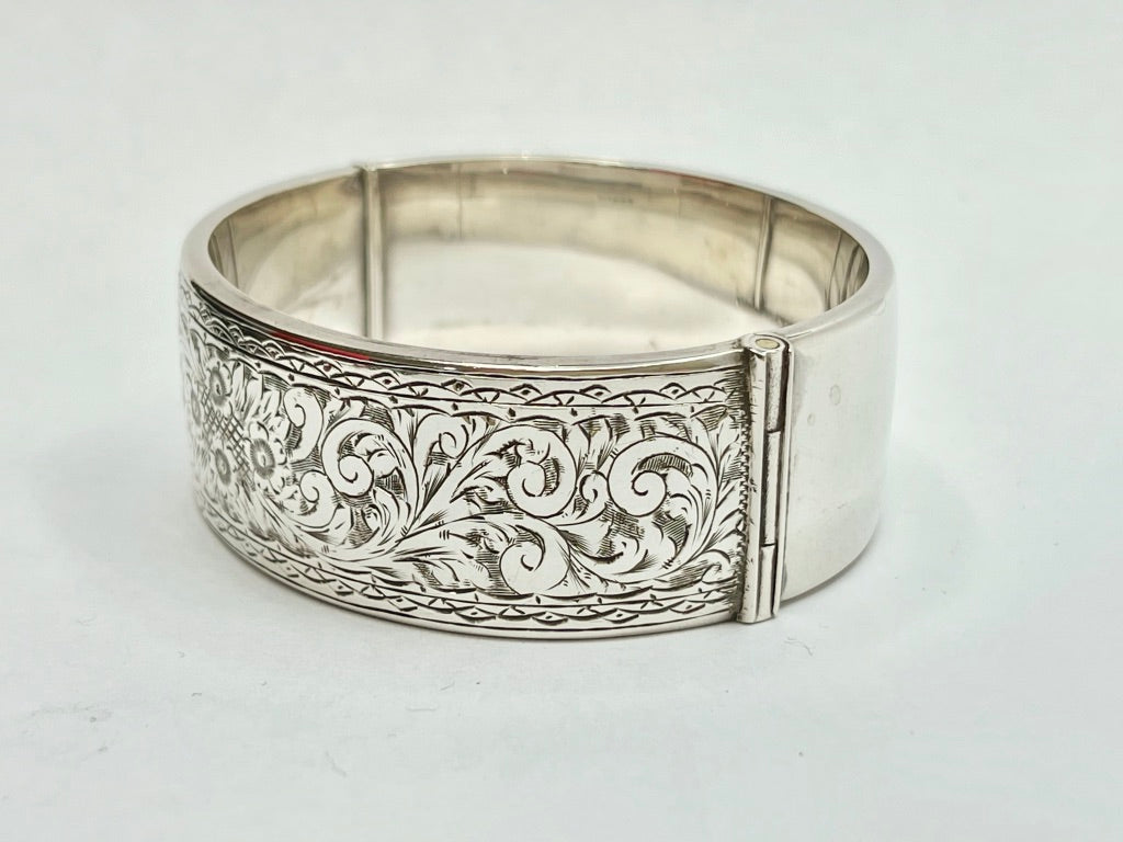 vintage-silver-bangle
