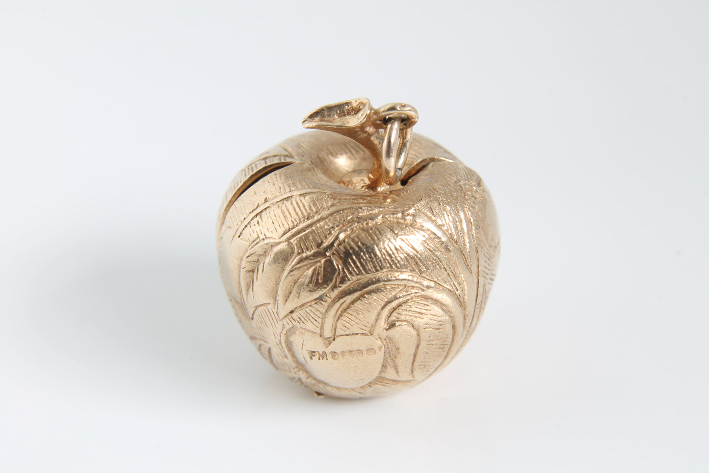 vintage-9ct-gold-apple-adam-and-eve-charm
