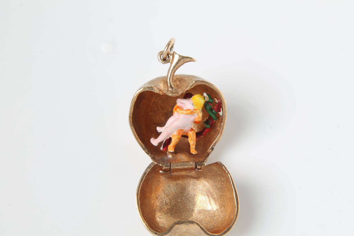 vintage-9ct-gold-apple-adam-and-eve-charm