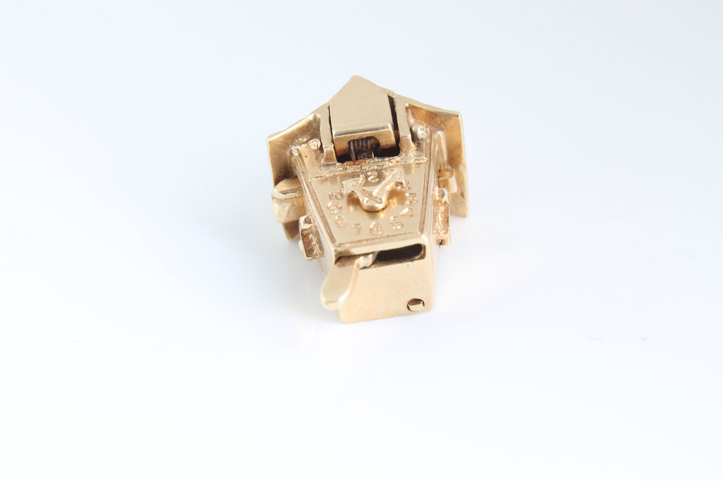 vintage-gold-cuckoo-clock-charm-14ct