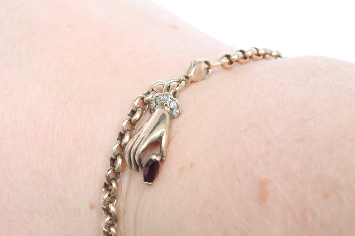 vintage-9ct-gold-bracelet-with-georgian-style-hand