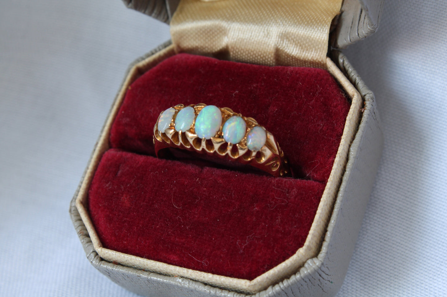 antique-victorian-18ct-gold-opal-ring