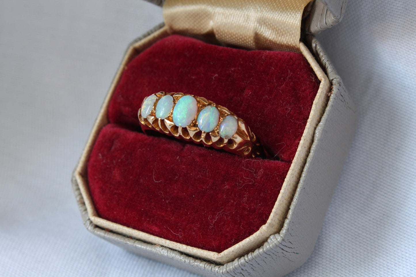 antique-victorian-18ct-gold-opal-ring