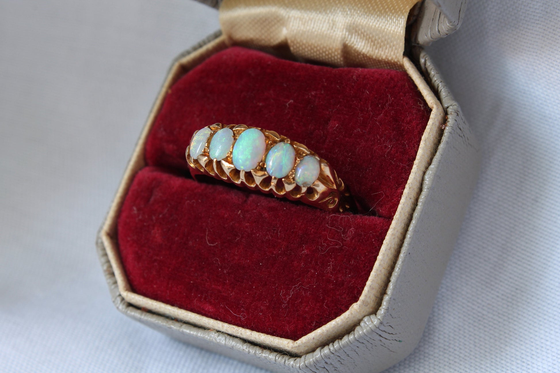 antique-victorian-18ct-gold-opal-ring