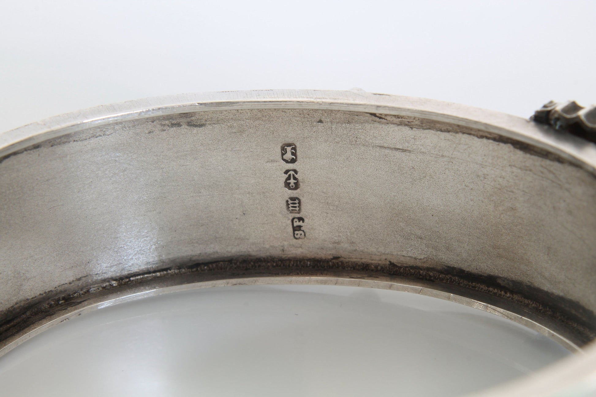 antique-victorian-decorative-silver-buckle-bangle