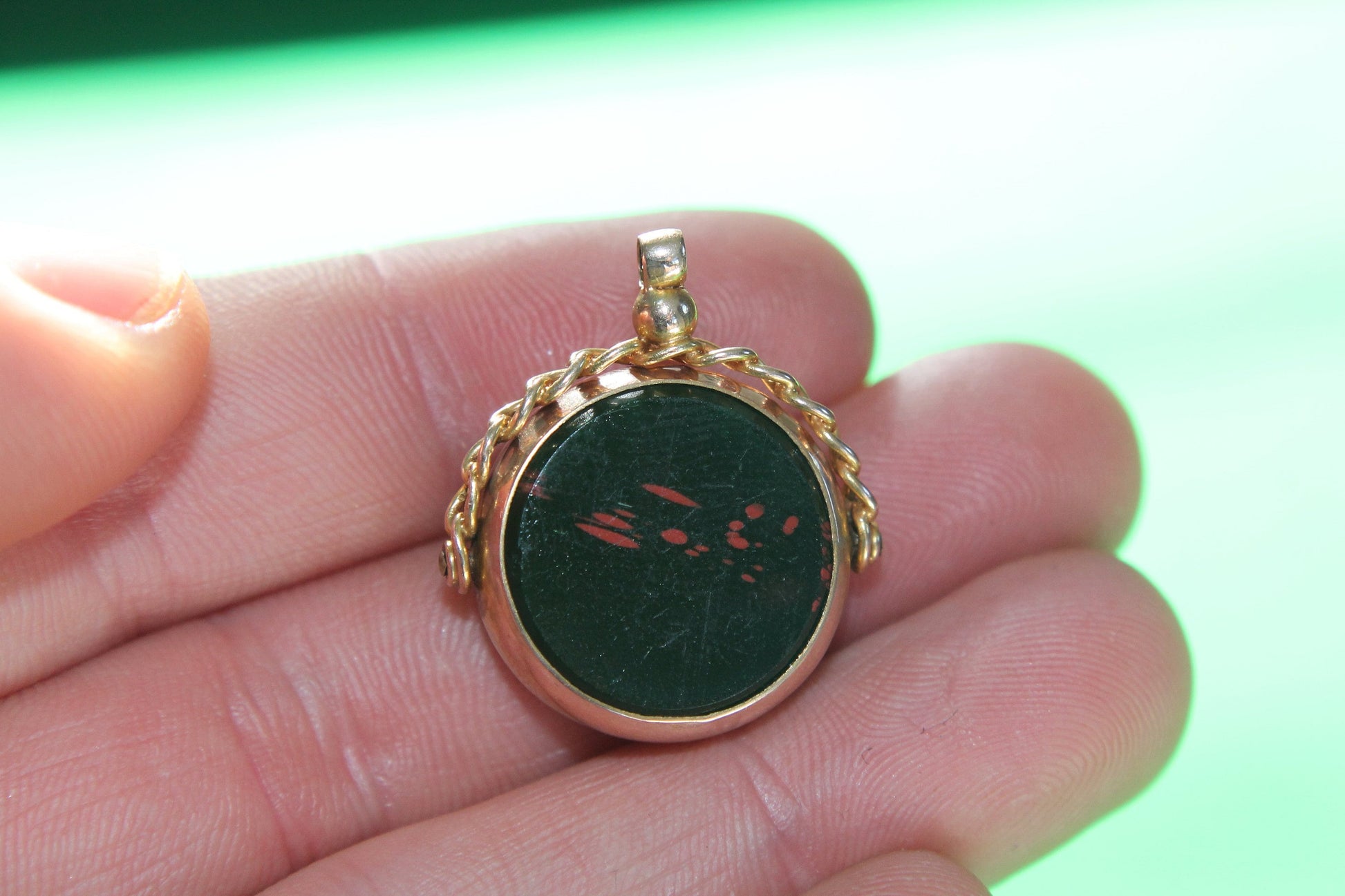 9ct-gold-bloodstone-spinner-fob-1925