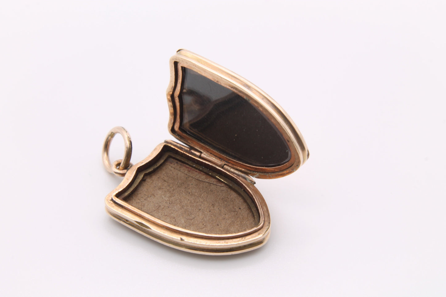 antique-victorian-9ct-gold-and-carnelian-shield-shaped-locket