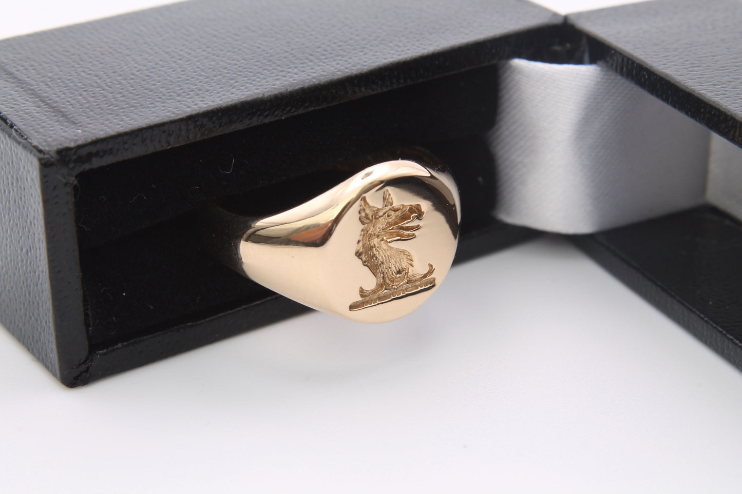 antique-18ct-rose-gold-intaglio-signet-ring-griffin-crest-1919