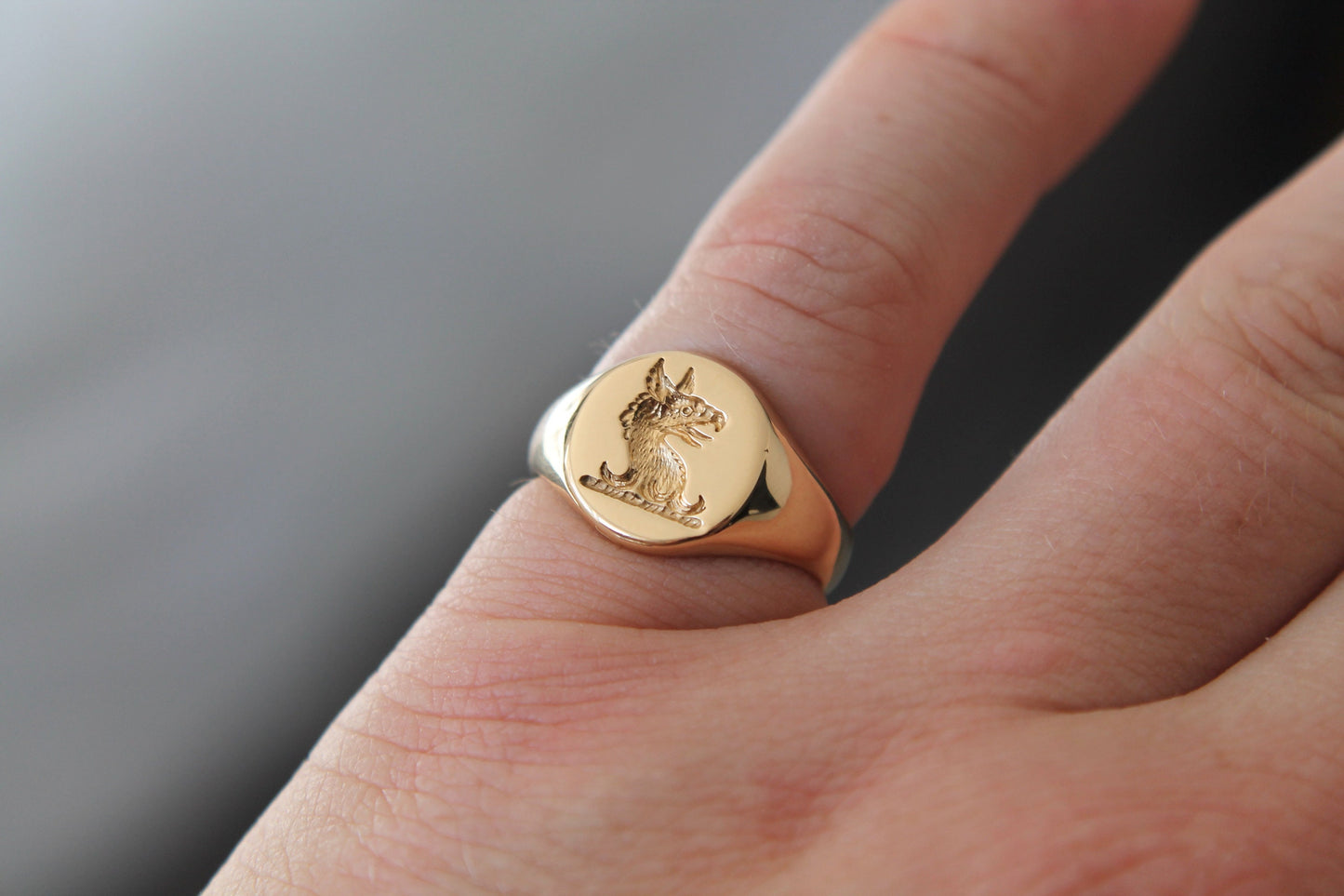 antique-18ct-rose-gold-intaglio-signet-ring-griffin-crest-1919