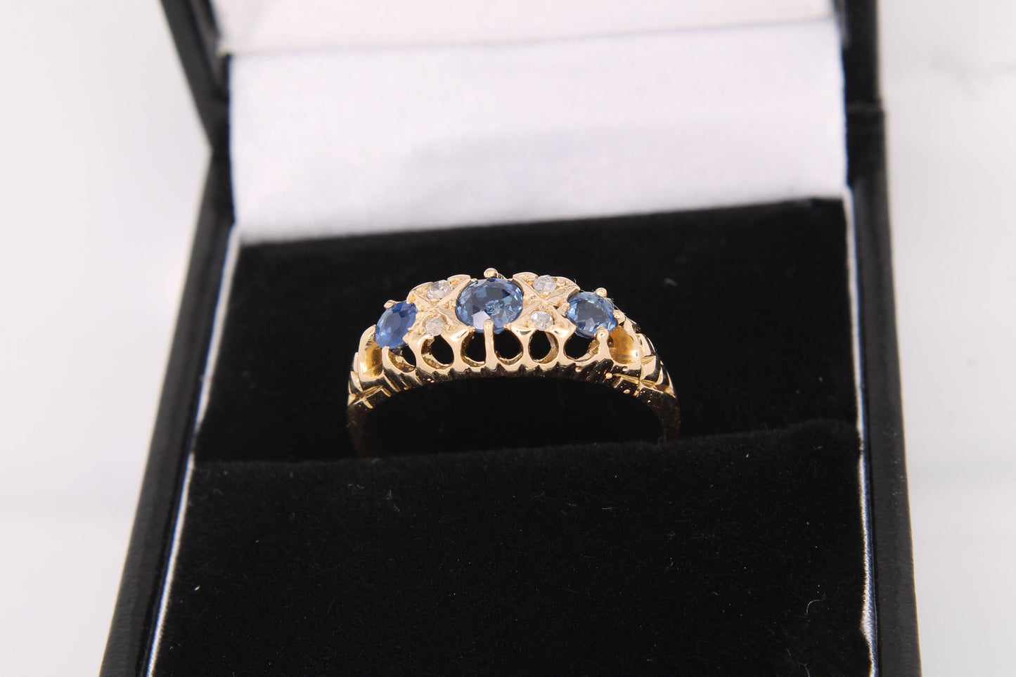 antique-edwardian-18ct-gold-diamond-and-sapphire-ring