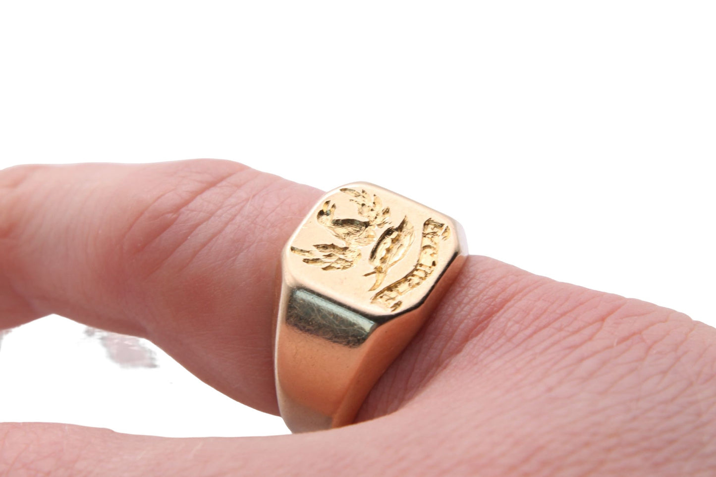 antique-18ct-gold-intaglio-signet-ring-demi-eagle-crest-15g