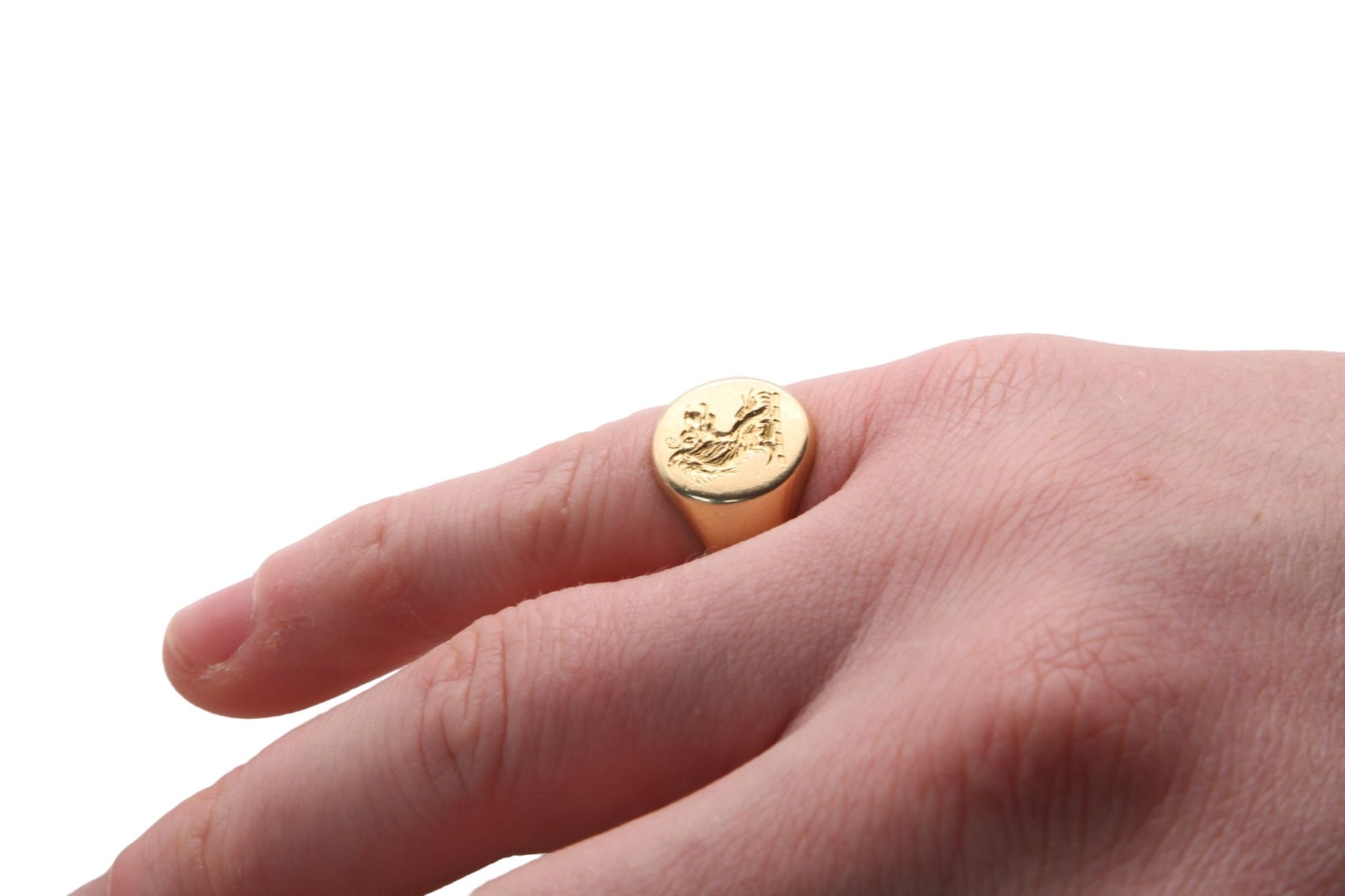 18ct-yellow-gold-signet-ring-lions-head-crest-13g