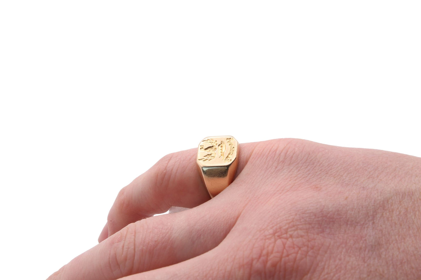 antique-18ct-gold-intaglio-signet-ring-demi-eagle-crest-15g