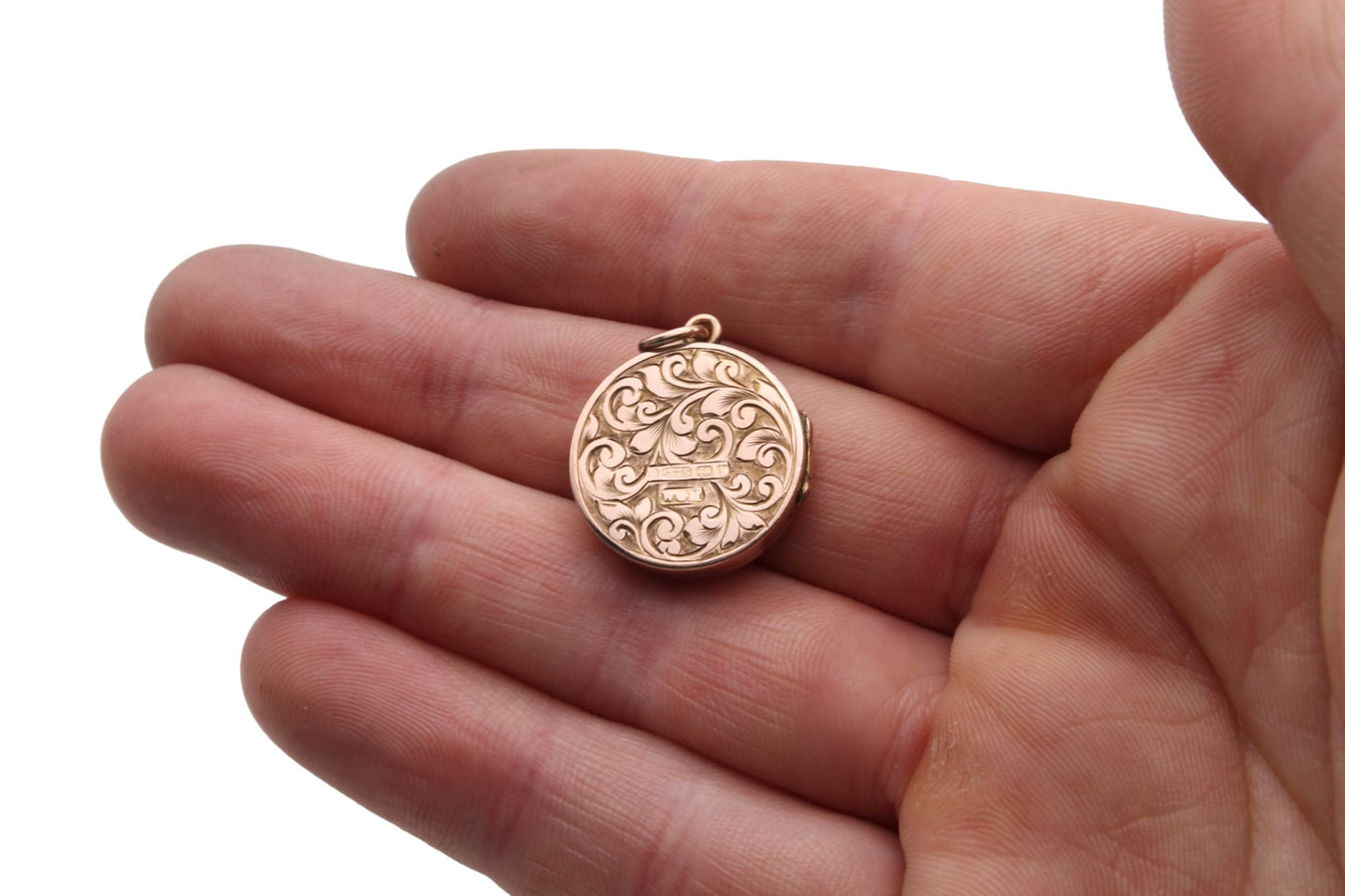 antique-9ct-gold-foliate-locket-1901