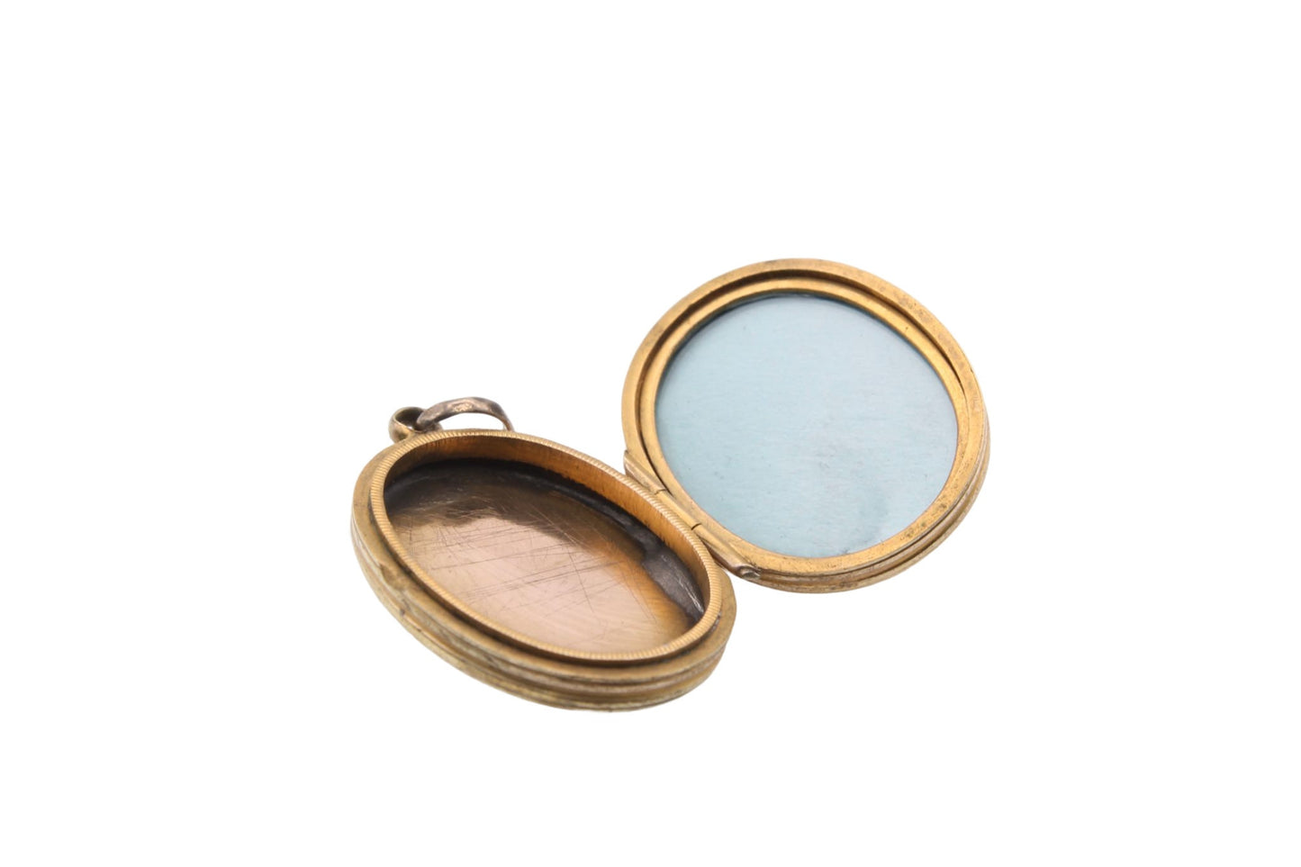 antique-victorian-9ct-gold-back-front-foliate-engraved-locket