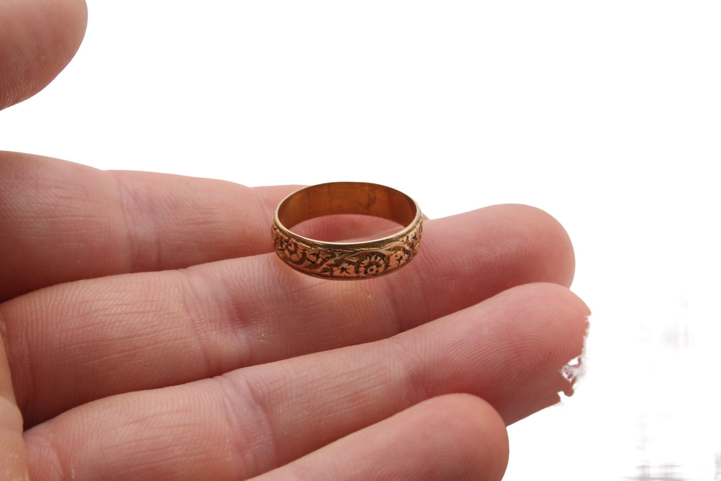 antique-victorian-floral-chased-18ct-gold-ring-1897