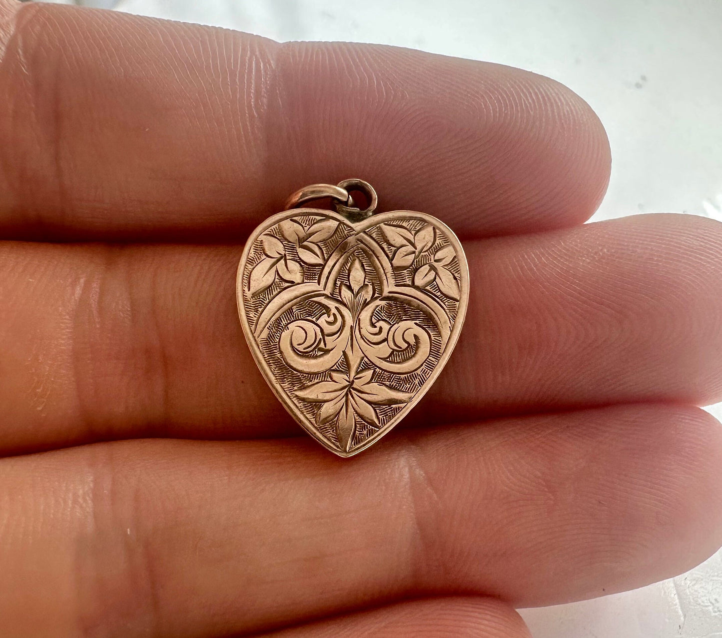 Antique 9ct Gold Chased Heart Pendant