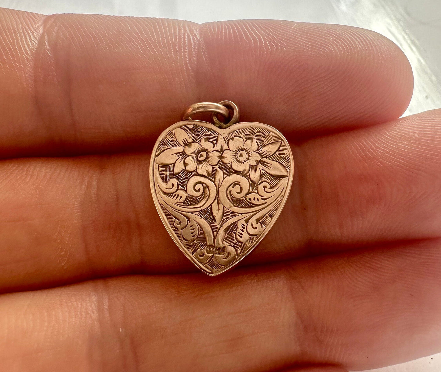 Antique 9ct Gold Chased Heart Pendant