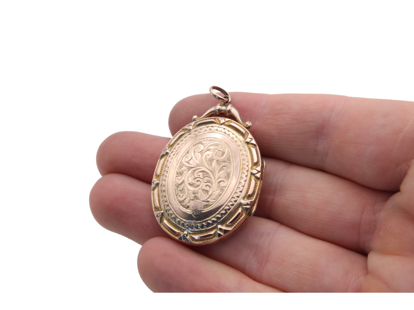 Antique-Large-9ct-Gold-Back-&-Front-Locket